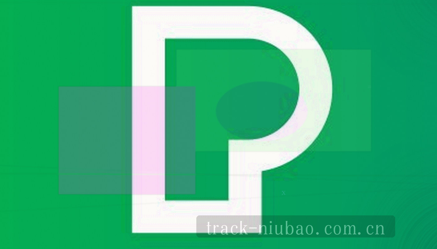 两种数据界面模式并排对比，左侧信息密集右侧留白宽松